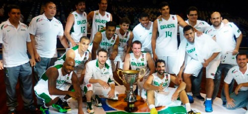 Seleção brasileira masculina de basquete após derrotar México