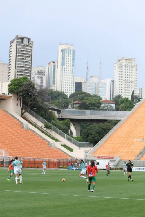 Jogadoras do Centro Olímpico atuam no Pacaembu