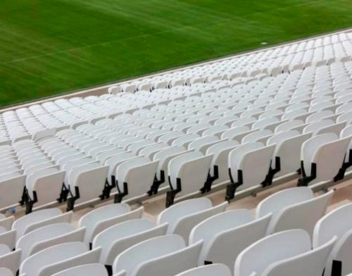Cadeiras já instaladas na Arena Corinthians em outubro de 2013 (Odebrecht)