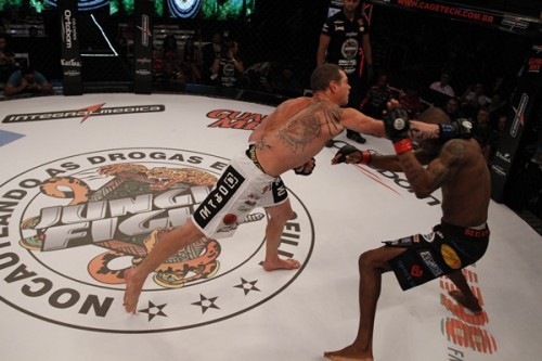Ferrugem x Ary Santos no Jungle Fight 59