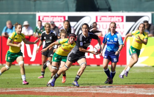Seleção brasileira feminina de rugby sevens contra Nova Zelândia (Divulgação)