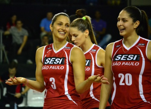 Dani Lins (3), Bia (20) e Suelle, do Sesi