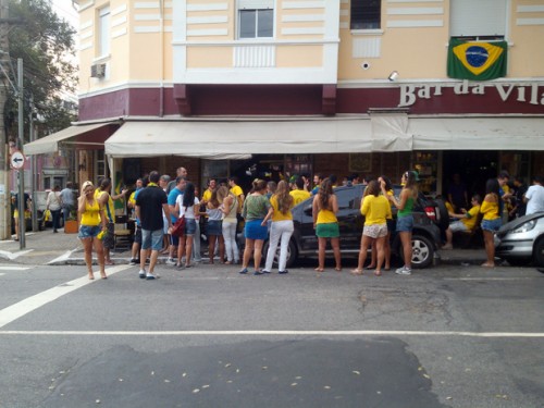 Bar da Vila, na Vila Mariana, após classificação do Brasil (Andrei Spinassé/Esportividade)