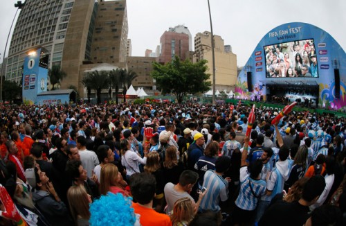 Clima na Fan Fest em dia de Holanda x Argentina (Cesar Ogata/SECOM)