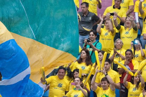 Torcida do Brasil no ginásio do Ibirapuera