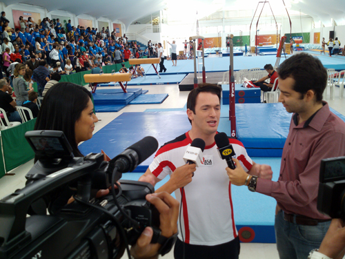 Diego Hypólito é entrevistado no centro de ginástica de SBC (Esportividade)