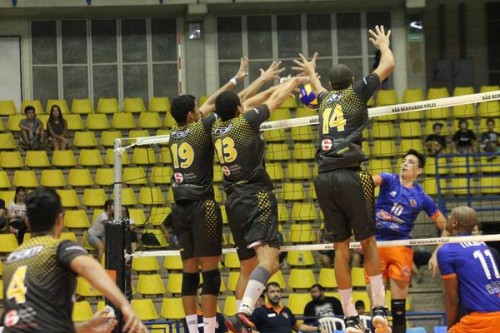 Time masculino do São Bernardo Vôlei (July Stanzioni/SM Press)