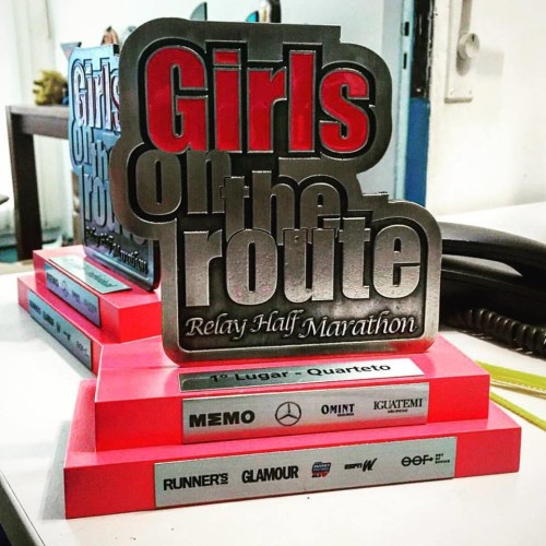 Troféu da Girls on the Route (OOF - out of office)