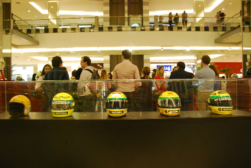 Capacetes de Senna no Anália Franco (IAS/Divulgação)