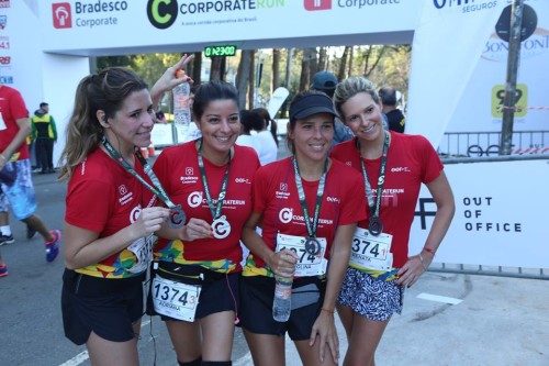 Quarteto feminino que disputou Corporate Run em 2017 (Corporate Run/Divulgação)