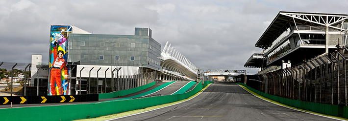 Transformaram o autódromo de Bristol em uma enorme arena para a