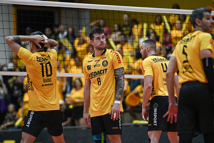 Em decisão no tie-break, Vôlei Guarulhos perde para Suzano na estreia da  Superliga - GRU Diário