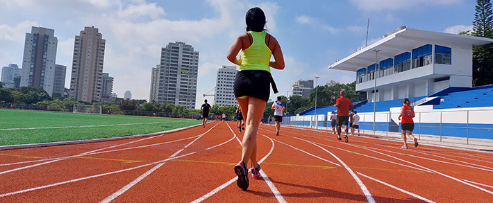 Três pistas de atletismo na cidade de SP para treinar corrida 'de rua'; uma é gratuita