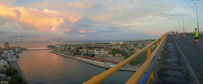 Com esta paisagem? Tempo não é o primordial! 'Maraturismo' é o que vale em Curaçao