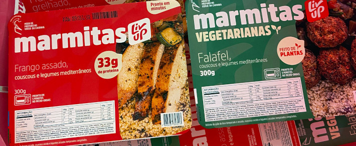 Kit com 20 marmitas por R$ 12,32 cada uma; promoção é válida na 1ª compra