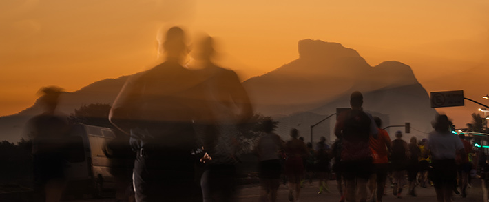 Amanhecer vira o "cartão-postal" da Maratona do Rio, que fica maior e melhor em 2026